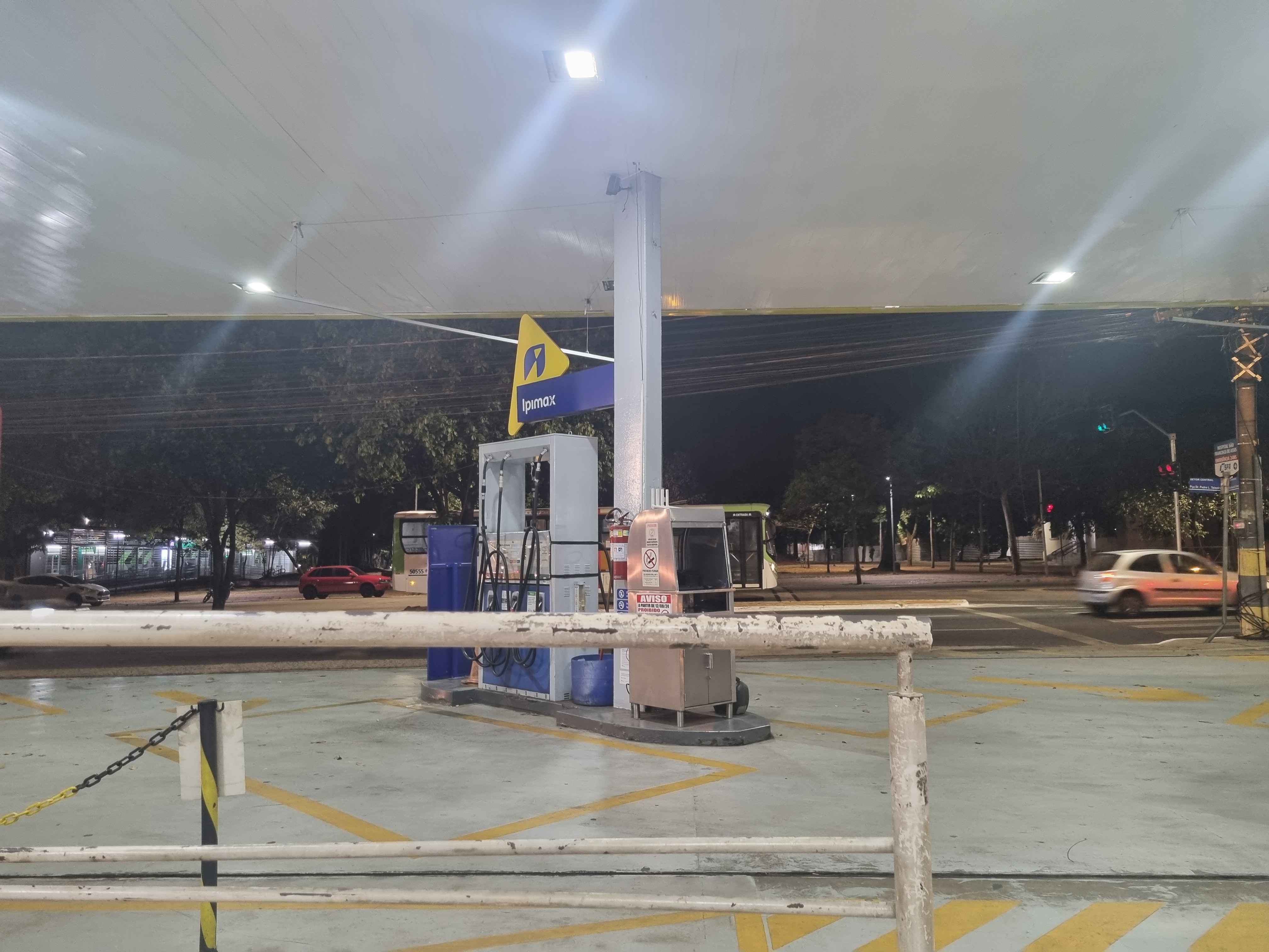 Super Posto Goiânia Centro Ipiranga na Praça Cívica, Goiânia, em agosto de 2025