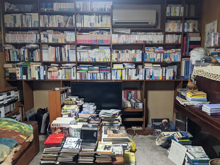 2023/11/11 古書の買取・片づけお任せください!