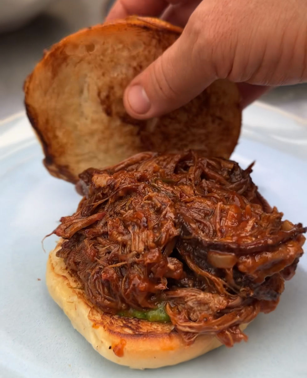 Pulled Beef Burger im Brioche Bun