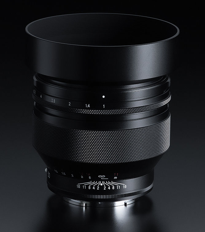 Thumbnail: Voigtländer LH-14 lens hood attached to a camera lens