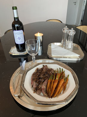 ENTRECÔTE À L'ÉCHALOTE ET CAROTTES RÔTIES