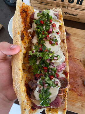 SANDWICH D'ENTRECÔTE À L'ISRAÉLIENNE