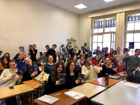 La version papier de l'annuaire des Alumni est arrivée!
