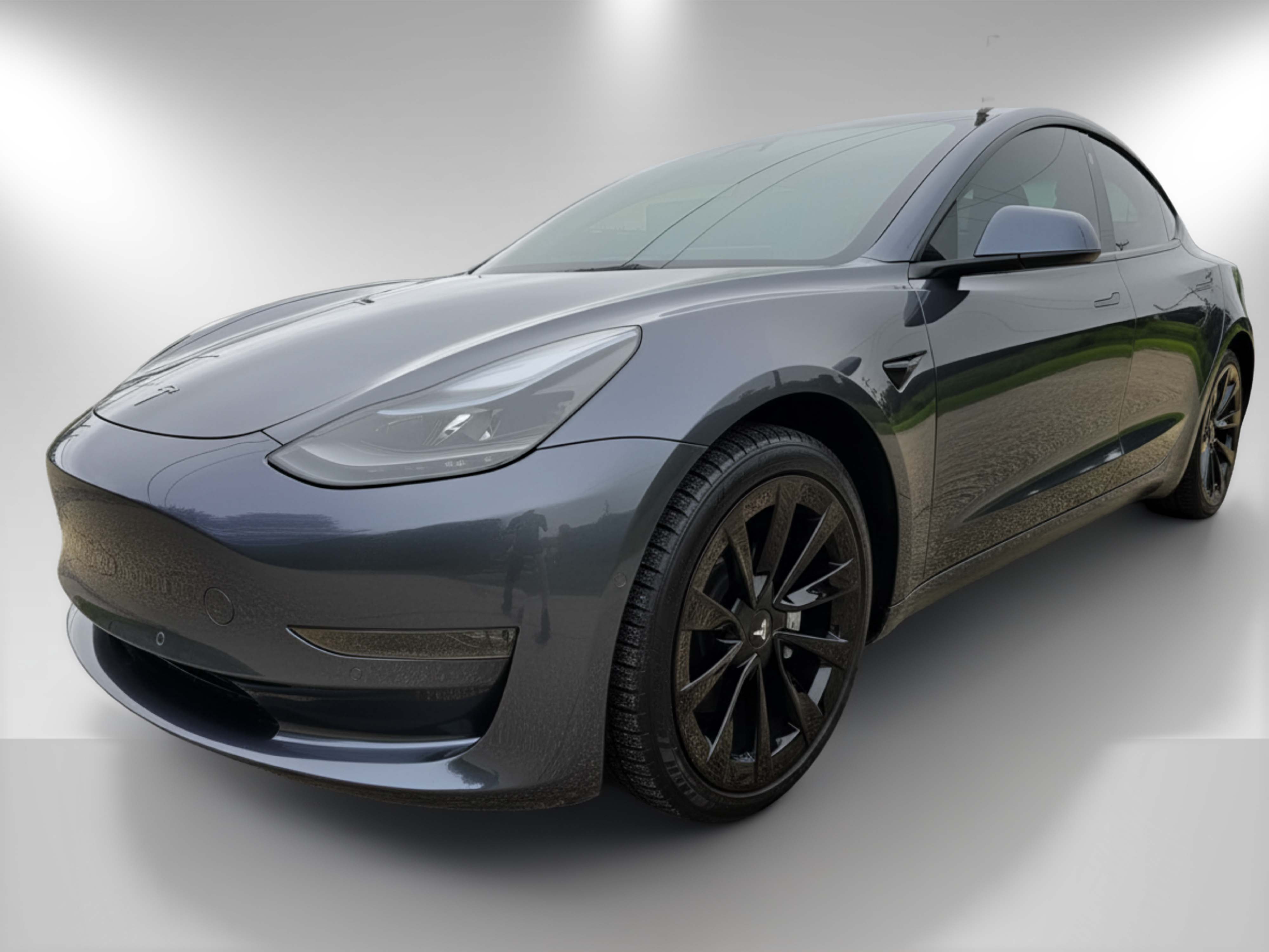2021 Tesla Model 3 Standard Range Plus's photo