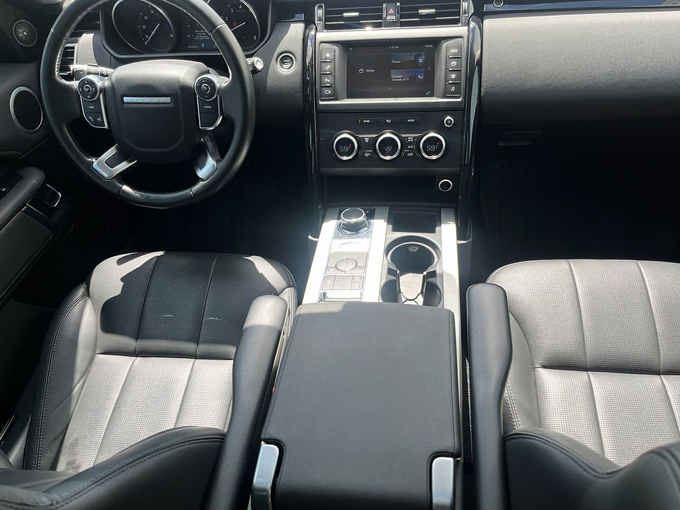 Thumbnail: 2017 Land Rover Discovery SE AWD