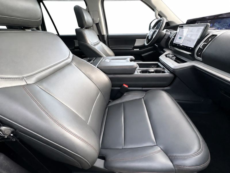 2025 Ford Expedition Active - Photo 13