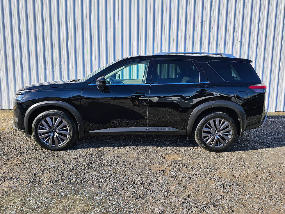 Thumbnail: 2022 Nissan Pathfinder SL