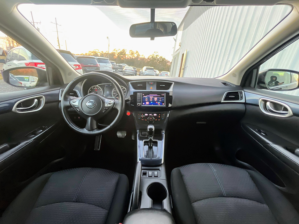 Thumbnail: 2019 Nissan Sentra SR