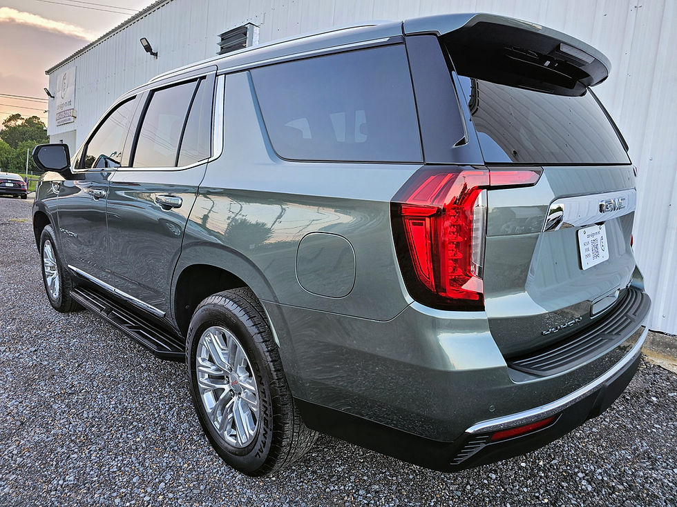 Thumbnail: 2023 GMC Yukon SLT