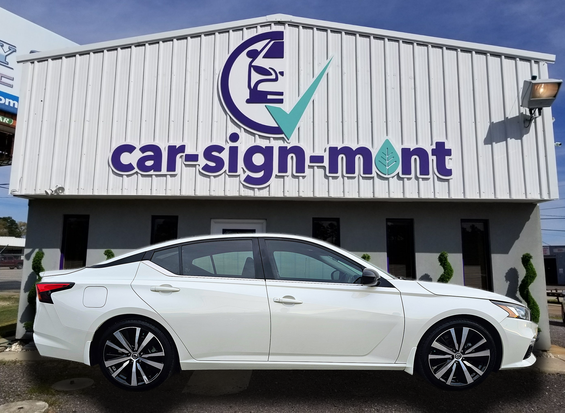 2020 Nissan Altima SR's photo