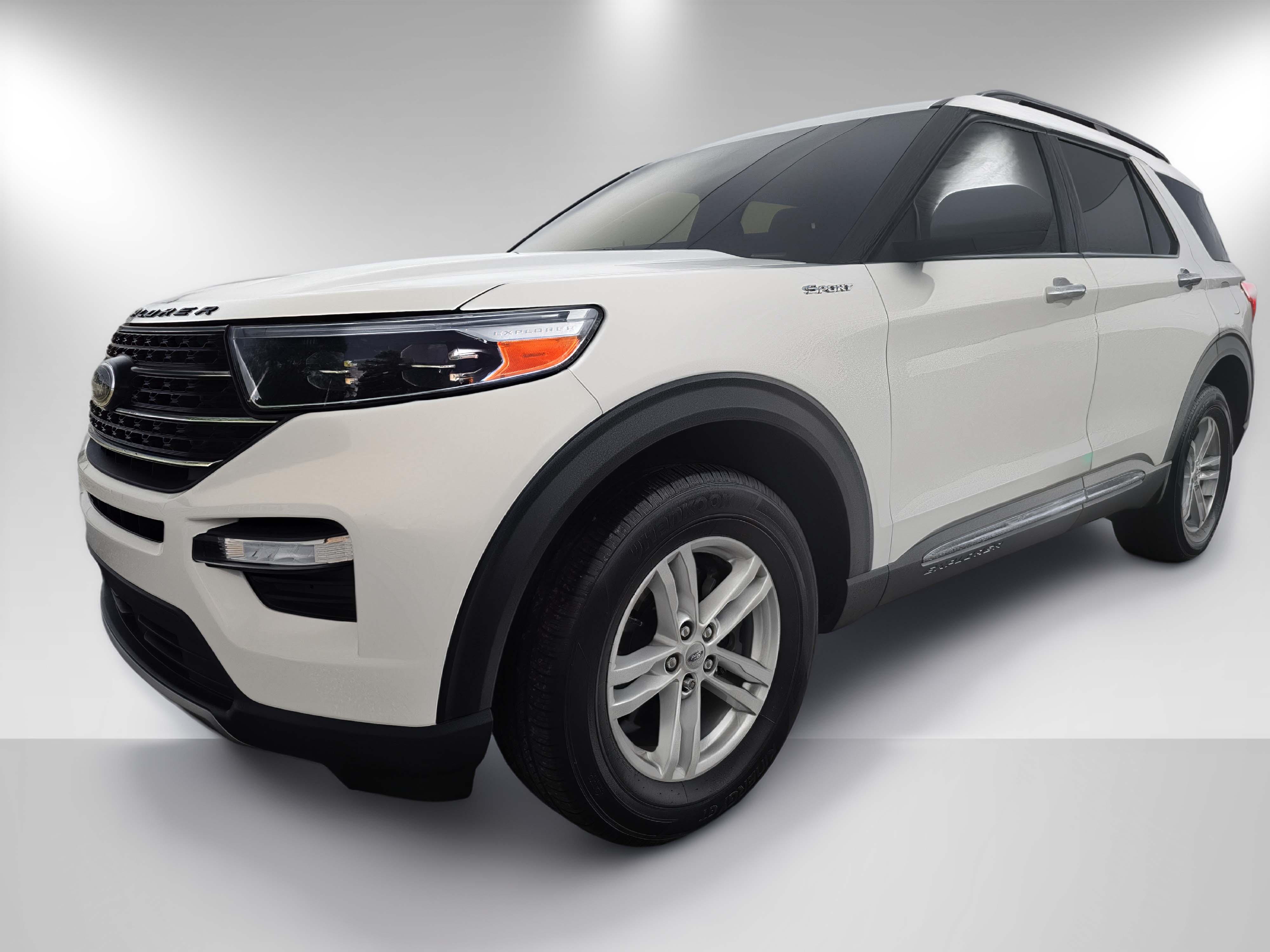 2022 Ford Explorer XLT 4WD's photo
