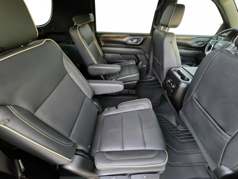 Thumbnail: 2022 Chevrolet Suburban Premier