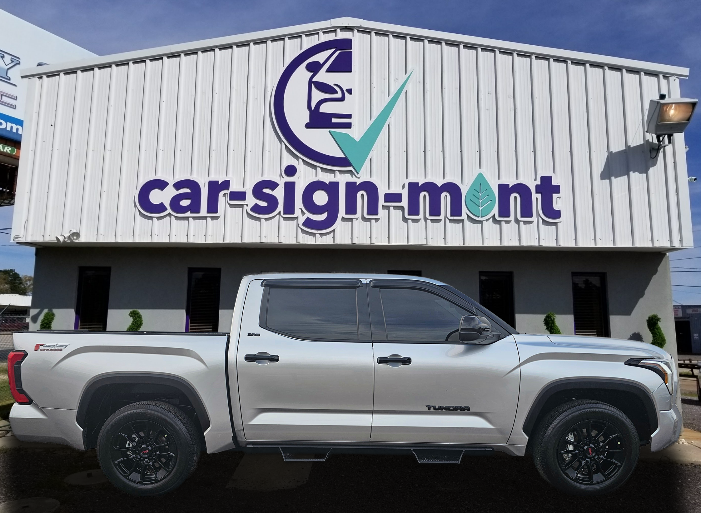 2023 Toyota Tundra SR5's photo