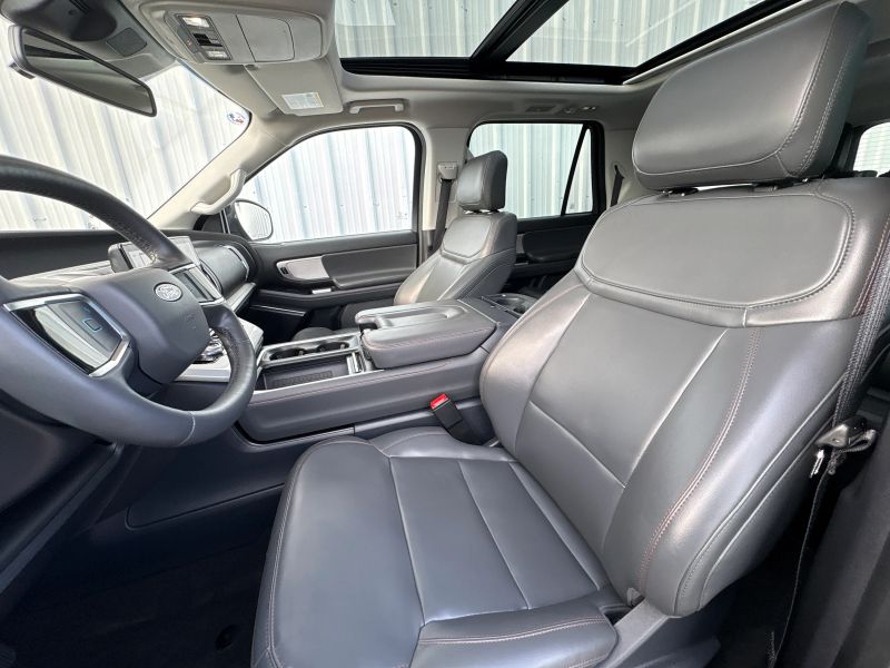 2025 Ford Expedition Active - Photo 8