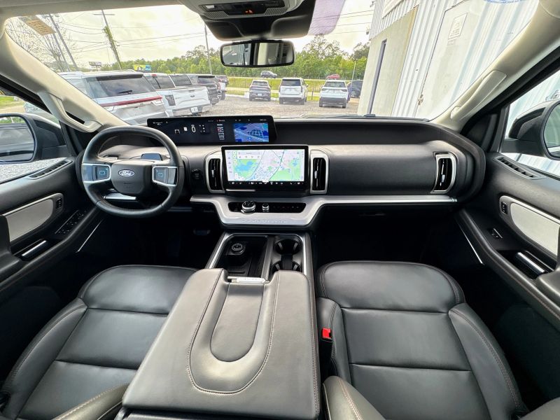 2025 Ford Expedition Active - Photo 10