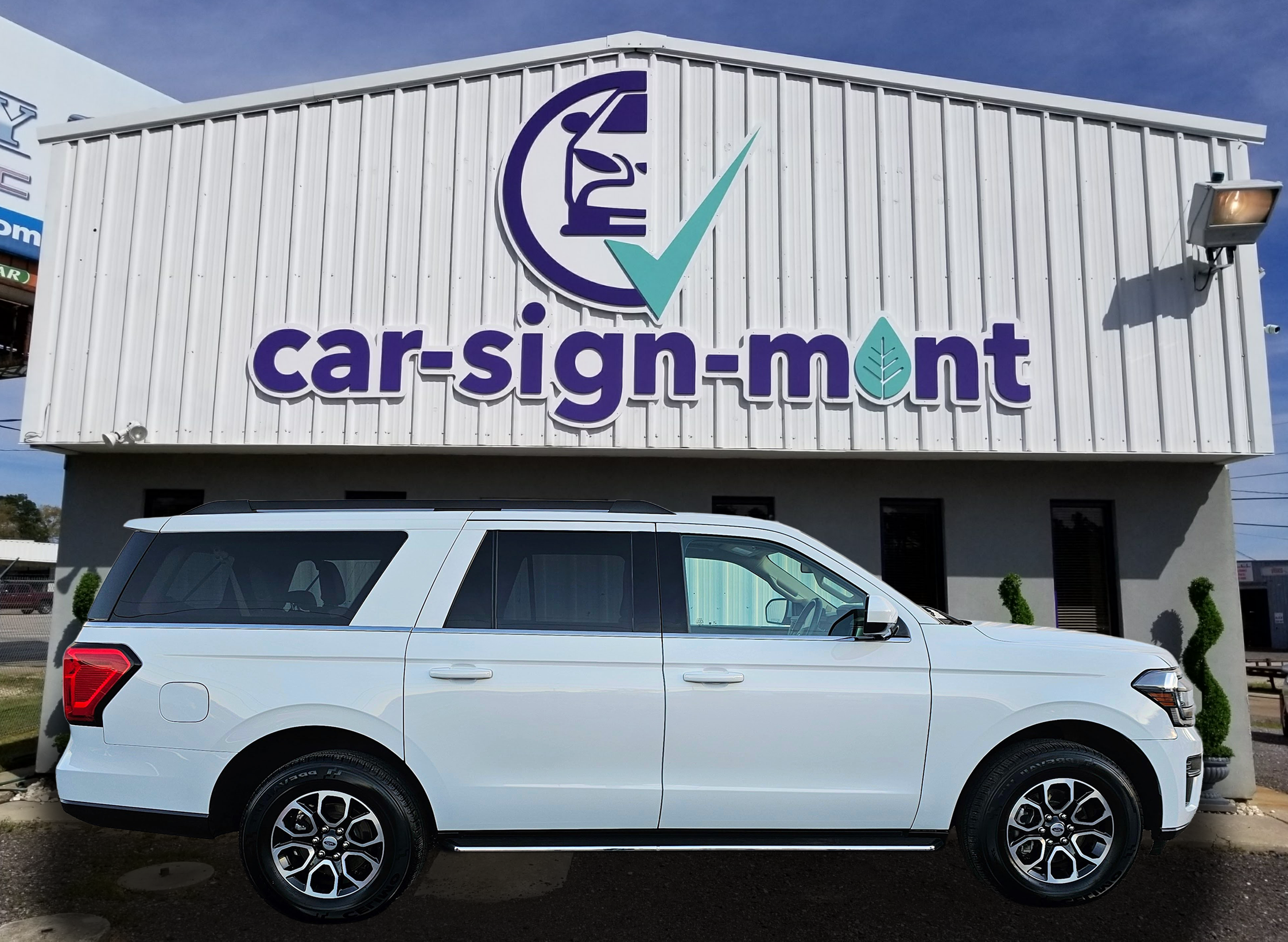 2023 Ford Expedition XLT's photo