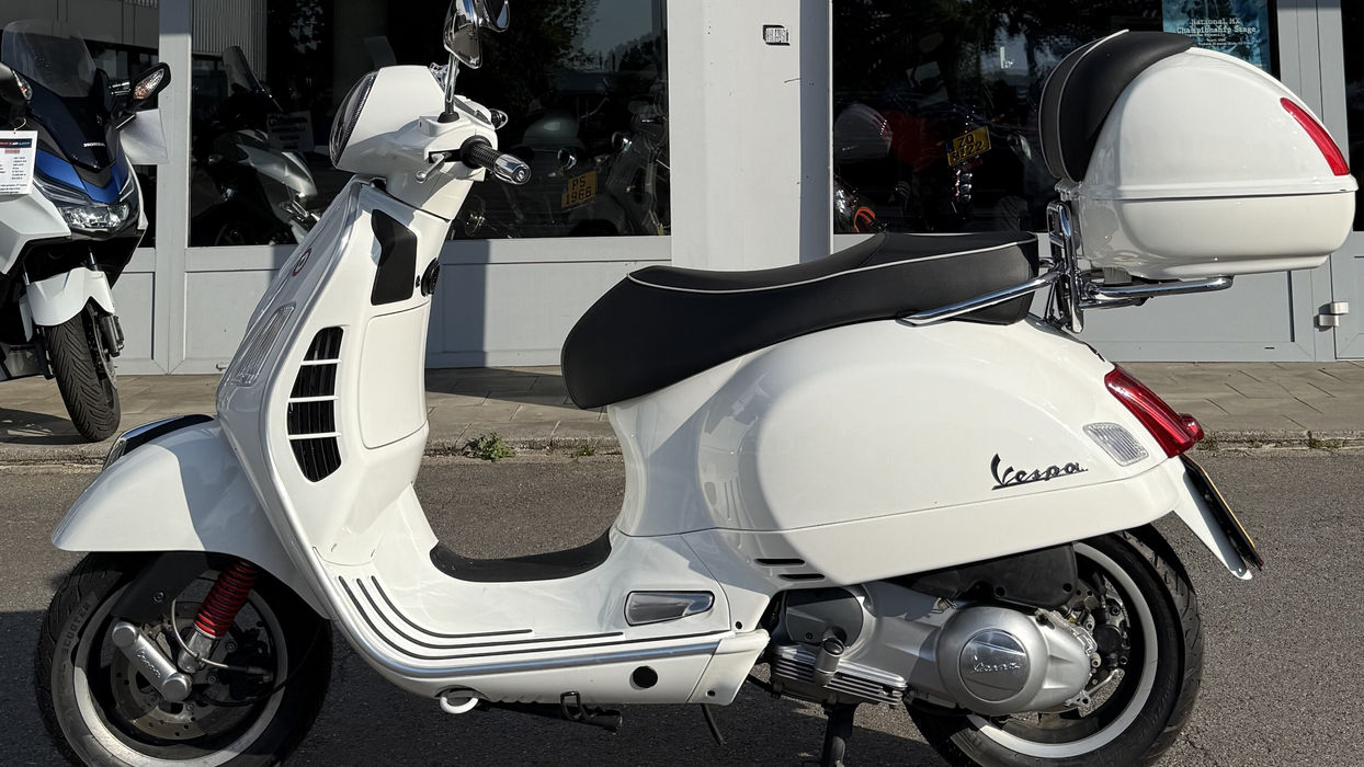 Vespa GTS 300 blanc occasion motolux