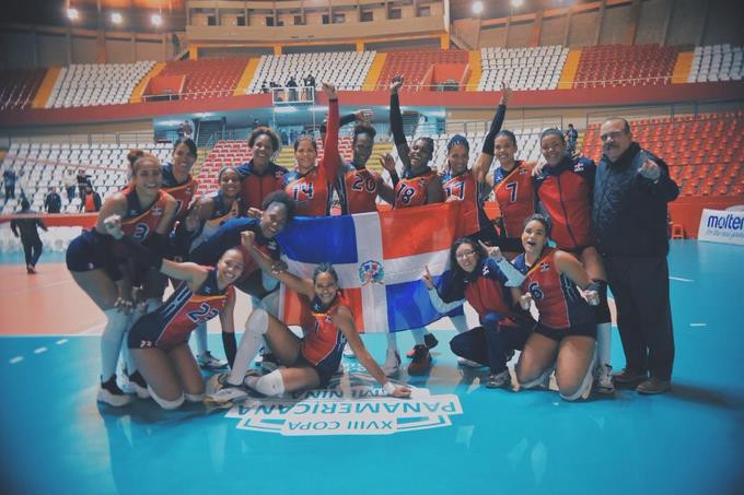 Foto Reinas Del Caribe en la Copa Panamericana 2019 del Twitter @VoleiFemRD