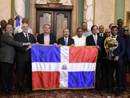 Presidente Danilo Medina recibe a los
Toros del Este; “Que traigan la 20”, dijo