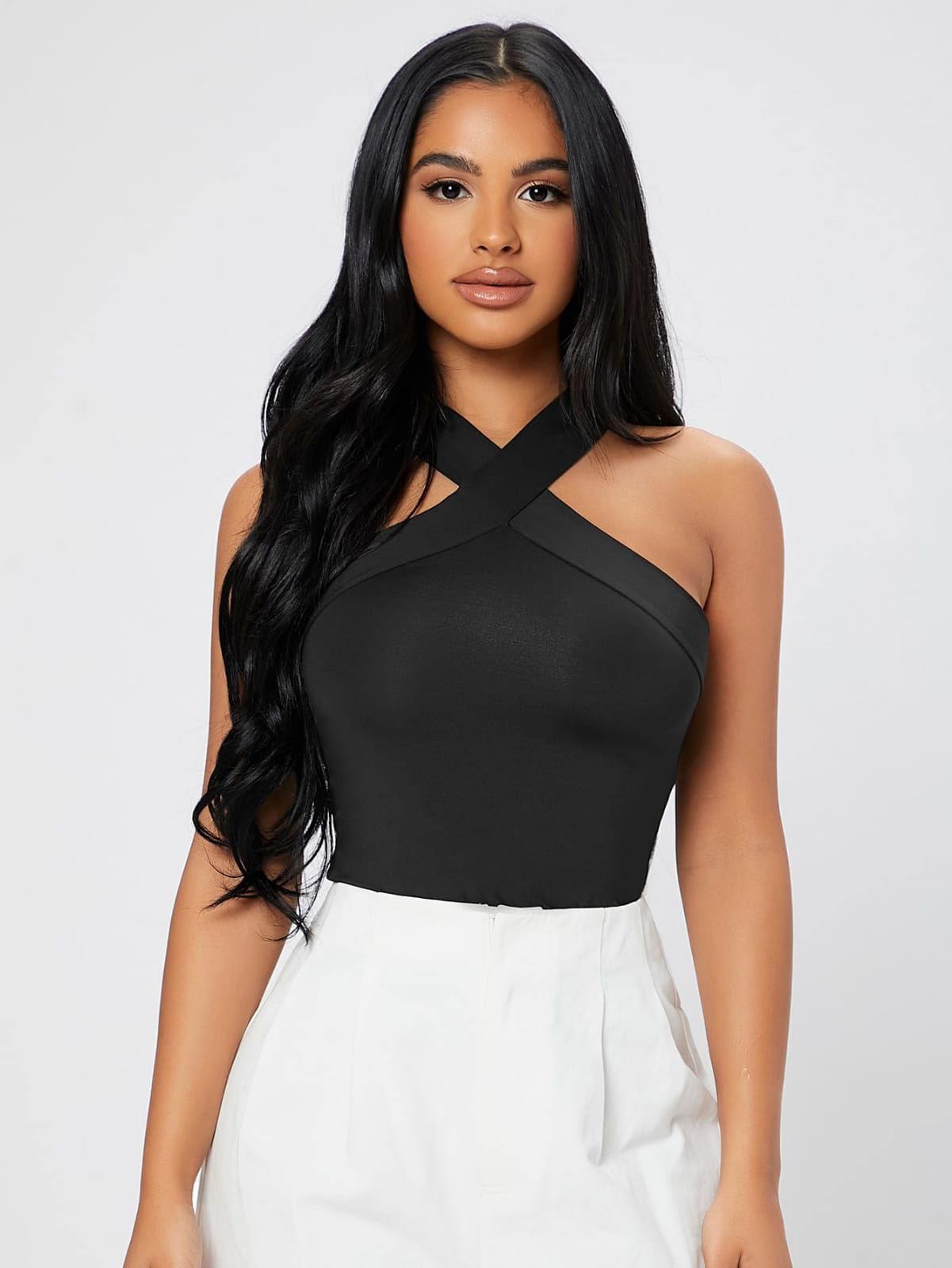 Top halter unicolor.