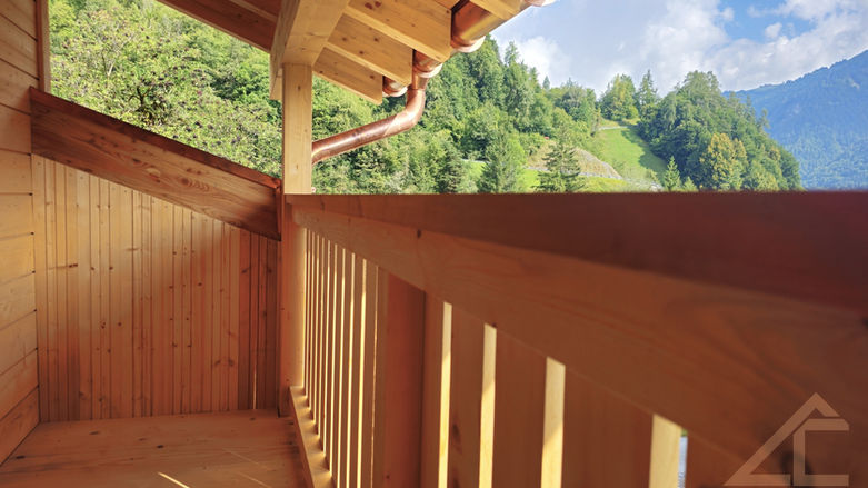 LC Holzbau, Umbau, Balkongeländer, Sanierung, Zimmermann, Zimmerei, Holzhaus, Schreinerei, Prättigau, Davos, Landquart,