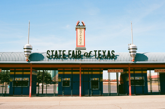 Best Dallas Photography Locations For Engagement Sessions