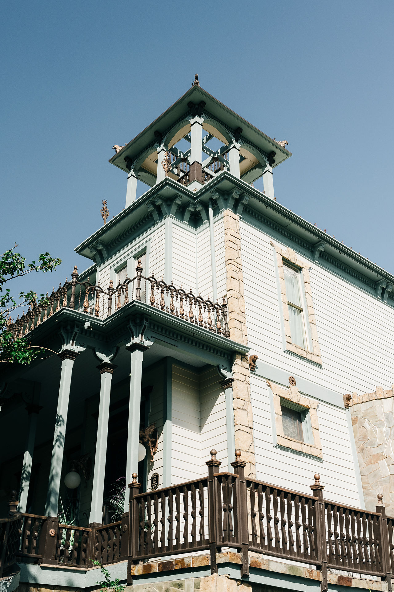 Braun Manor historic tower wedding venue Denison Texas