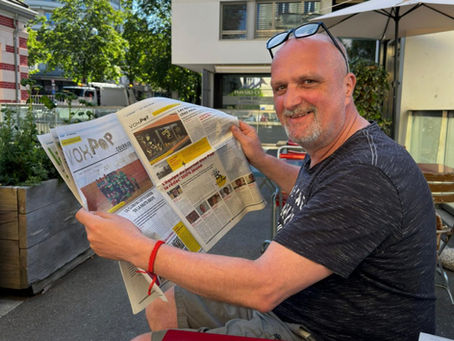 Thomas Zoller avec le journal Vox POP