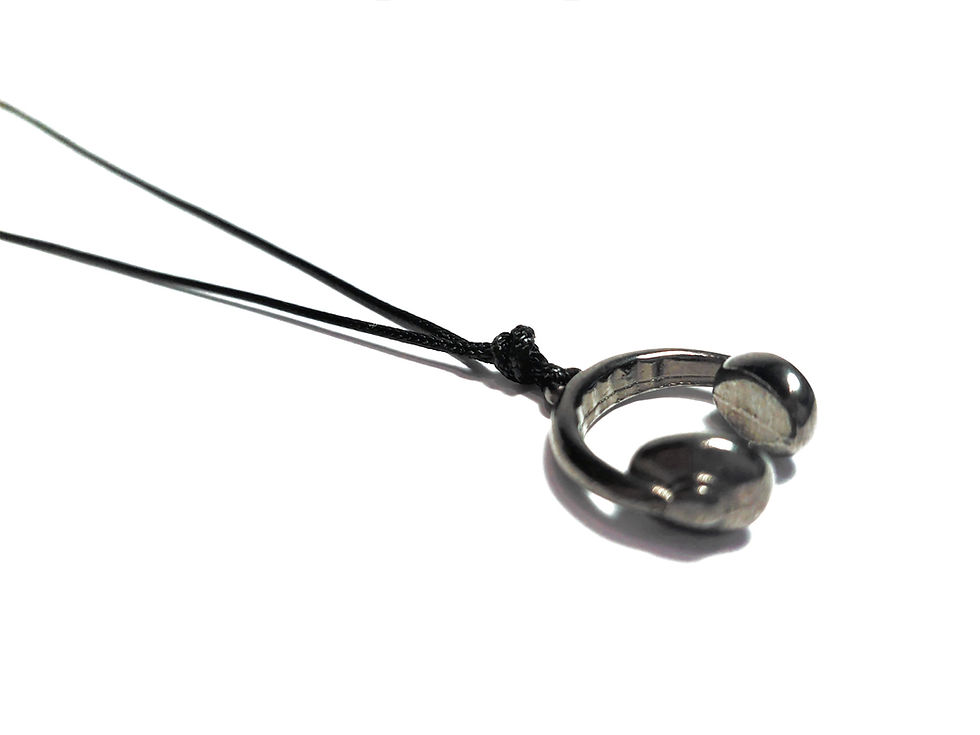 Μικρογραφία: Κολιέ Unisex "Headphones" με μεταλλικό ζάμακ μοτίφ & αυξομειούμενο μαύρο κορδόνι. Διάσταση στοιχείου: 2,2x2 cm