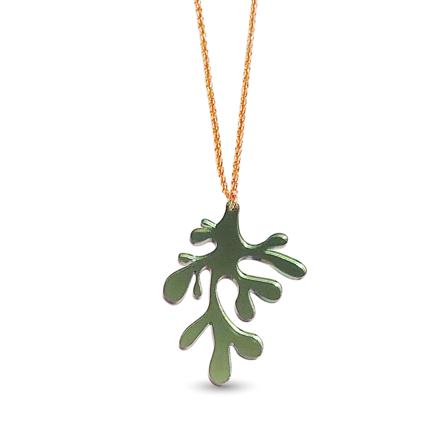 Κολιέ "Green Coral" από πράσινο καθρέφτη πλέξιγκλας. Διάσταση στοιχείου: 7,5x6 cm, μακρύ.