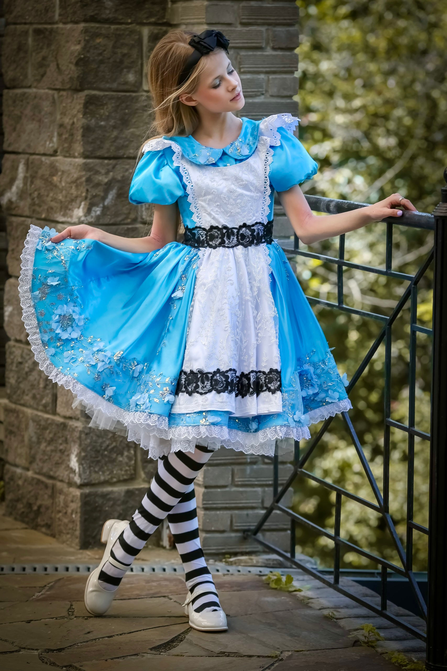 Alice in Wonderland cosplay costume dressup outfit cute disney inspired costume fantasy