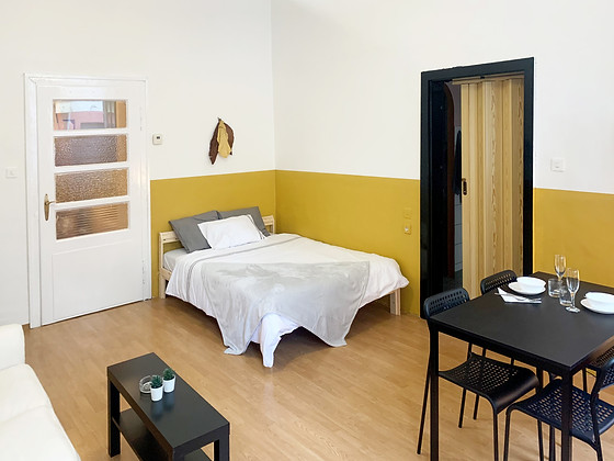 Innovative Raumgestaltung: Wohnzimmer mit flexiblen Nutzungsmöglichkeiten