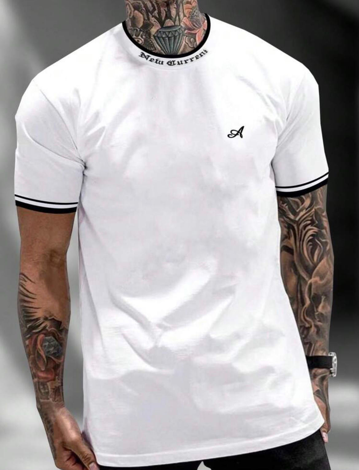 Camiseta masculina com corte justo de manga curta e gola redonda
