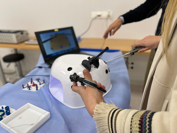 Prácticas de simulación laparoscópica a residentes del servicio de cirugía general del H.U. Donostia