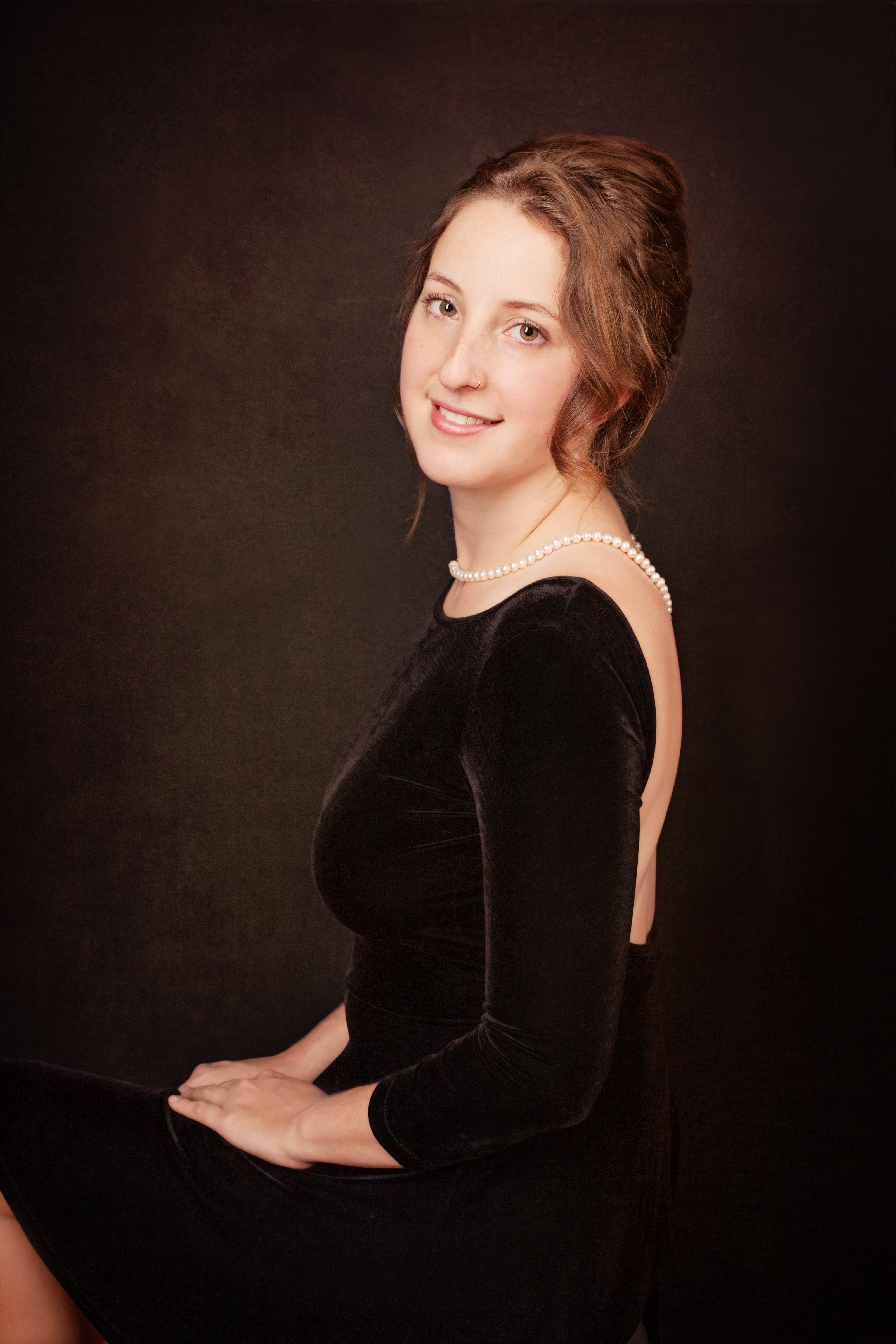 Lizzie in pearls