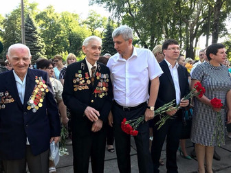 Андрей Гальченко вместе с жителями Долгинцевского района почтили память павших во время войны в Укра