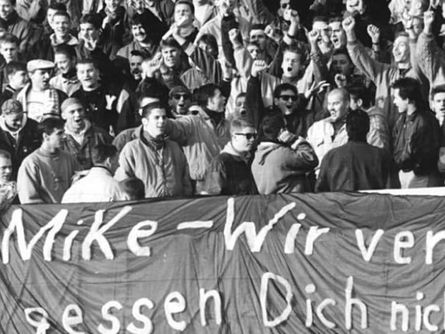 היום לפני 30 שנה - מייק פולי נורה למוות בלייפציג-לויטש