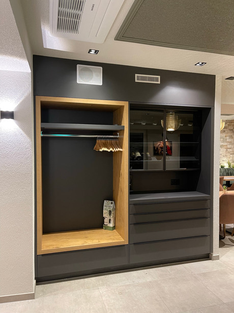 Eingang Garderobenschrank