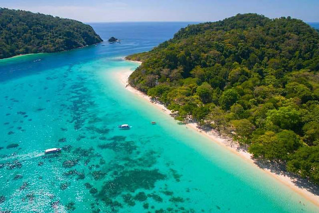 Small luxury group tours, adventures, travel and holidays for solo / single women in 20s, 30s, 40s and 50s with Travel Queen: Thailand