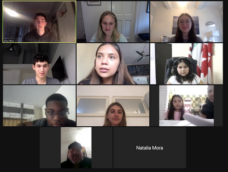 Screenshot of a zoom call with students from the United States and Mexico speaking English together and learning the language.