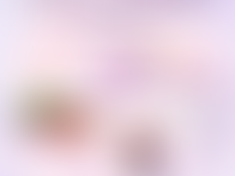 Illustration du lien entre alimentation et troubles du neurodéveloppement (TSA, TDAH) : cerveau, symbole infini de la neurodiversité et organisation des repas.