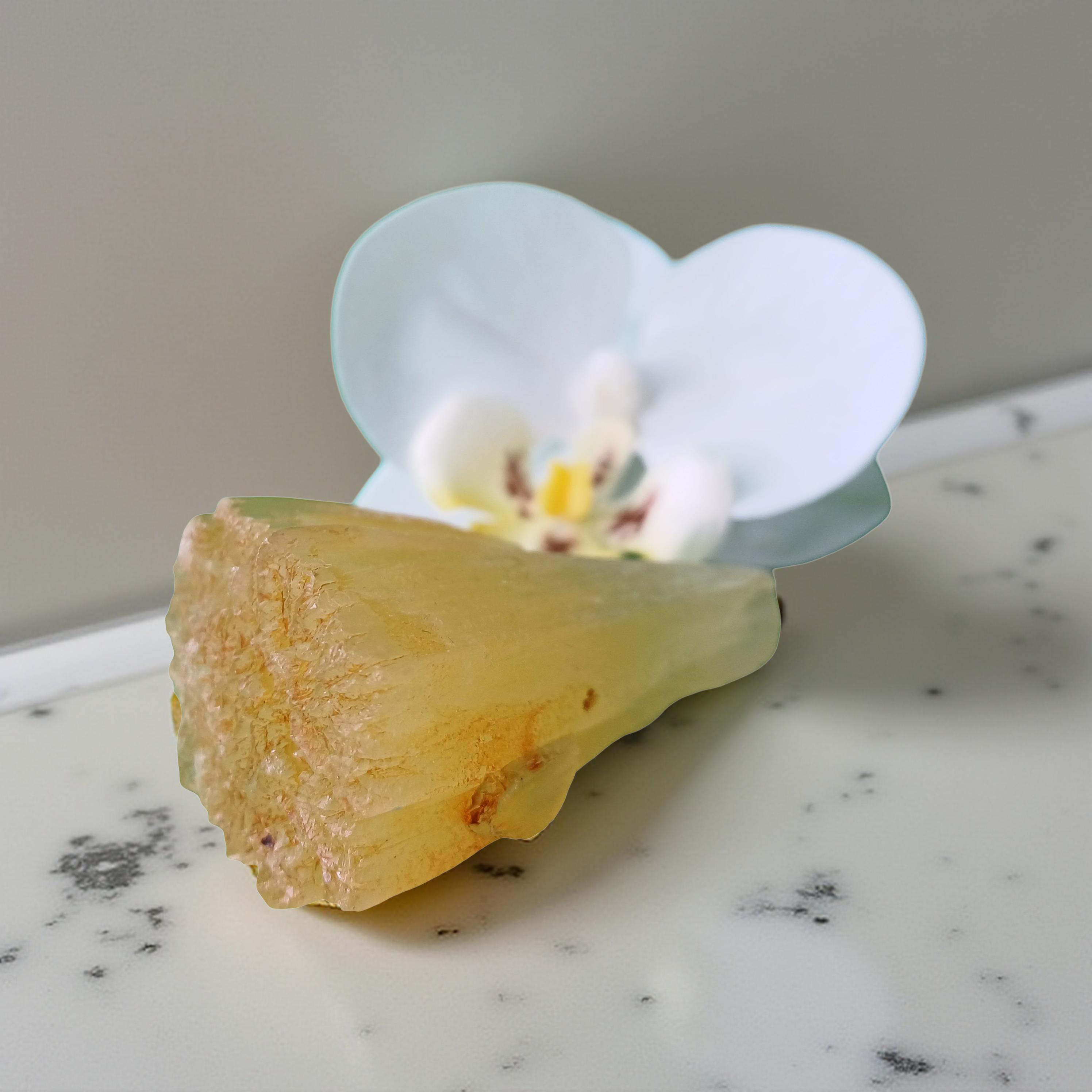 Yellow Aragonite – Calm, Grounding & Inner Sunshine ☀️