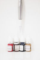 À Saint-Raphaël et Fréjus dans le Var 83, le salon de beauté Dermo’sun propose des prestations de maquillage permanent et microblading, véritables soins esthétiques pour votre visage. Profitez de sourcils parfaitement redessinés, d’un regard intense grâce à l’eyeliner permanent et de lèvres colorées avec le tatouage bouche. Notre institut de beauté vous assure un résultat professionnel, durable et adapté à votre morphologie faciale.