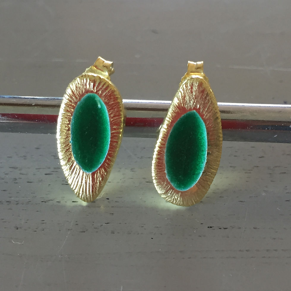 Gümüş Küpe Asimetrik Form Mineli