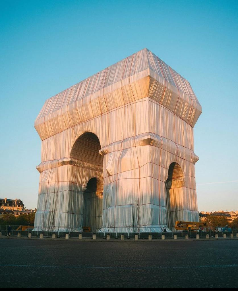 Arc de Triomphe, Tony Raveloarison