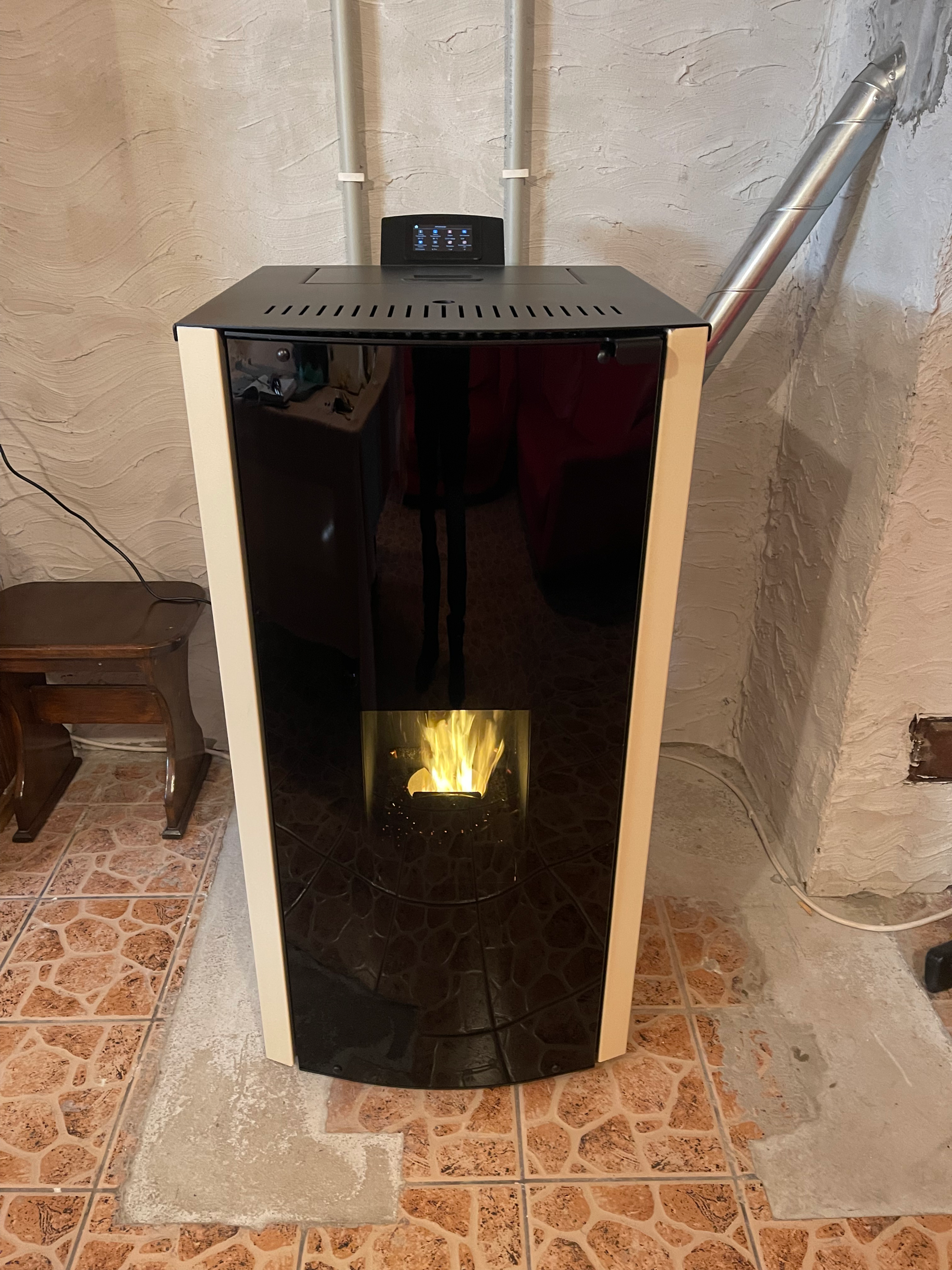 Granulinė krosnelė MARELI ONYX HYDRO FG