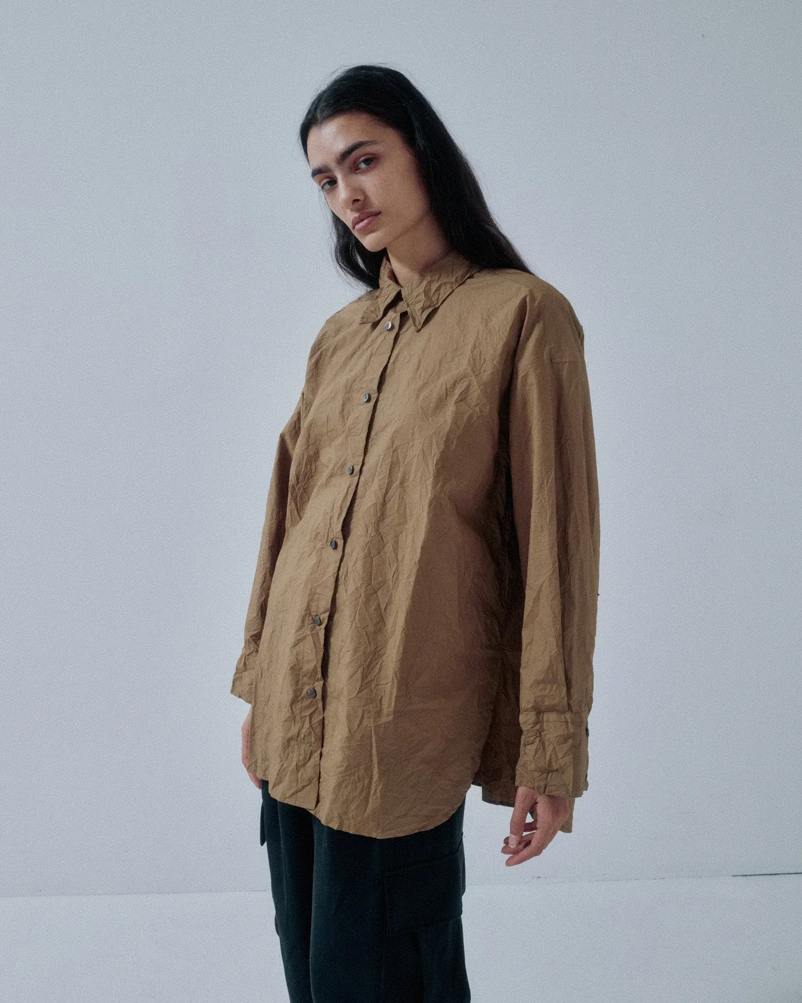 SAYAKA DAVIS CRINKLE OVERSIZED SHIRT WALNUT
