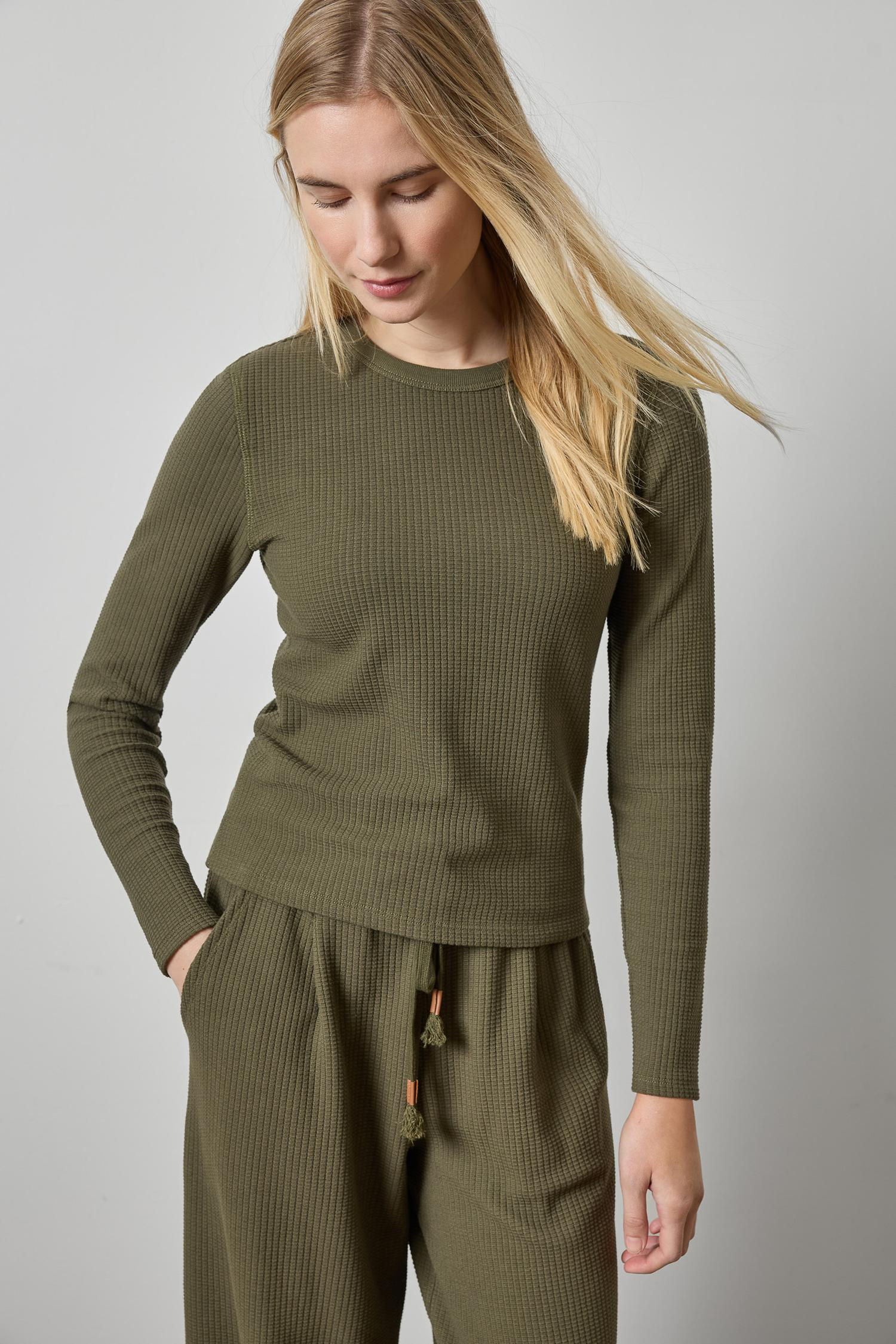 LILLA P SLIM LONG SLEEVE CREW OLIVE