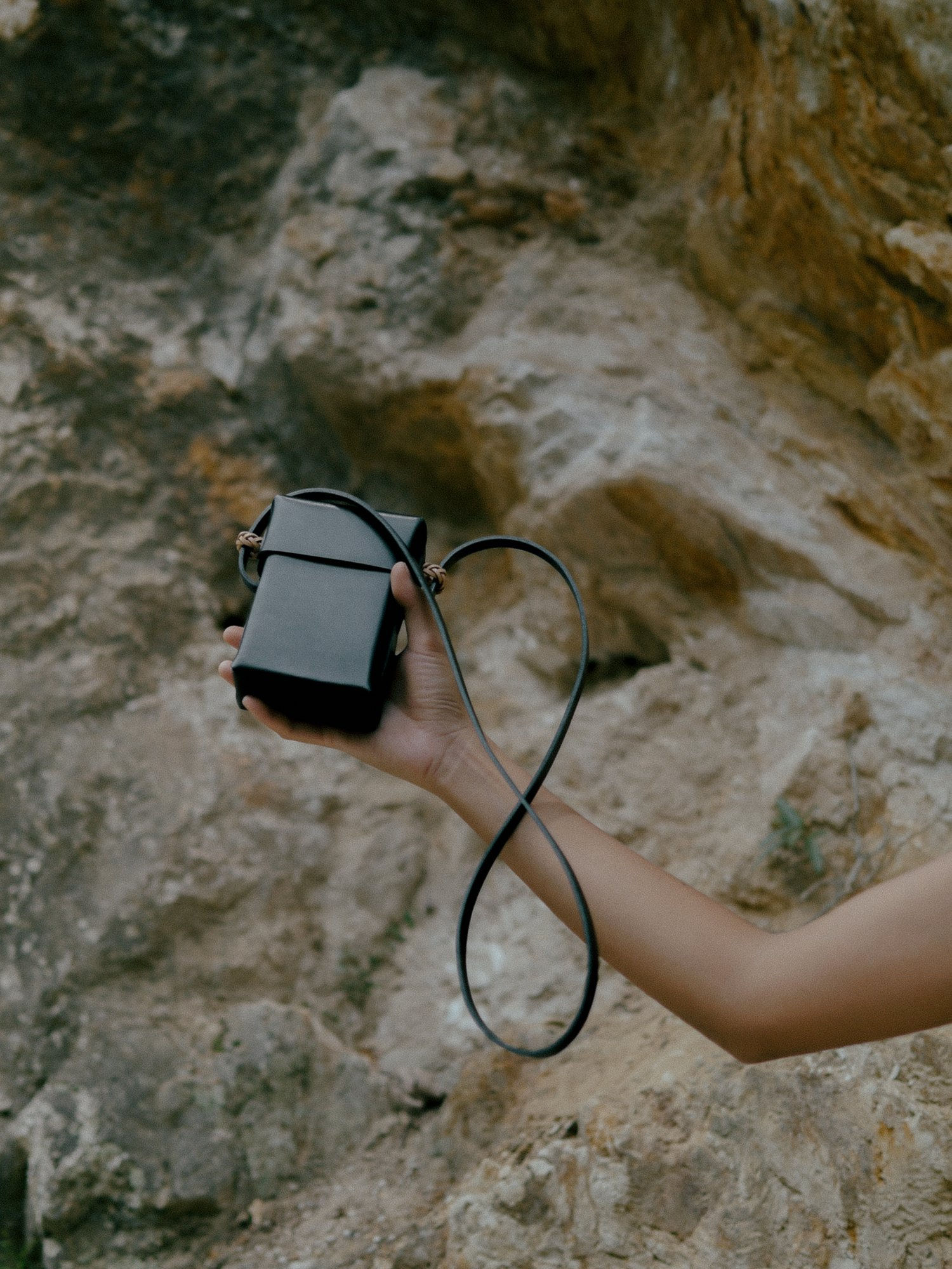 KAMARO'AN CAMERA POUCH