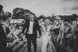 Amanda y Andrew: Una boda rústica que nos enamora con cada detalle.